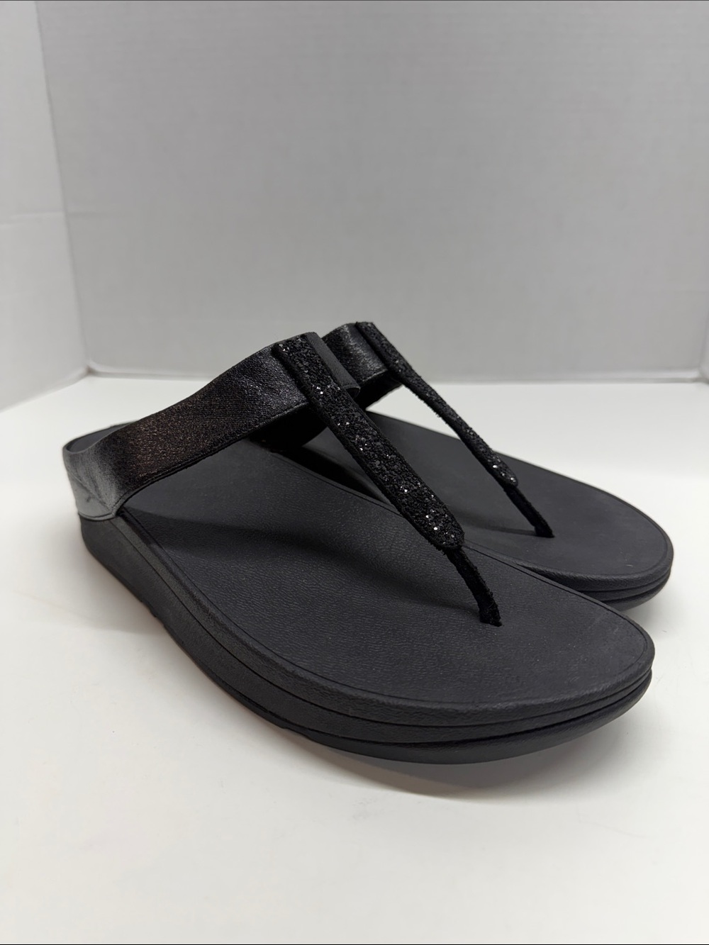 FitFlop Fino Glitzy Sandals Platform Flip Flop Metallic Sparkle Black Size 9